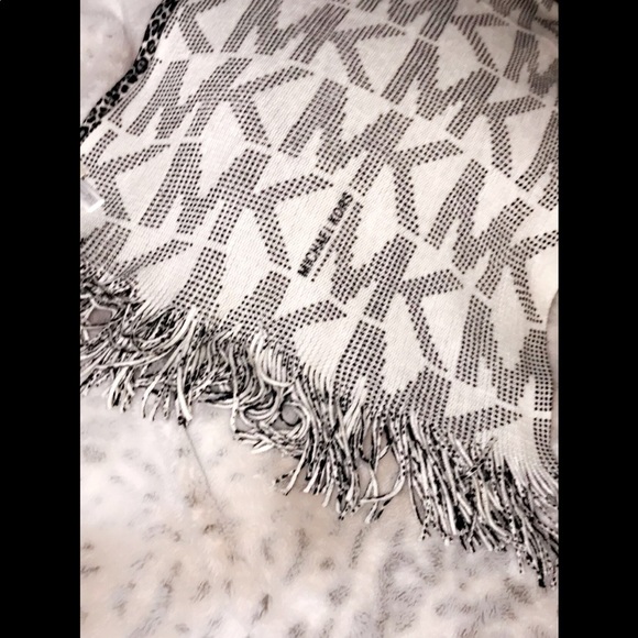 Unisex Michael Kors Scarf NEW - Picture 2 of 6